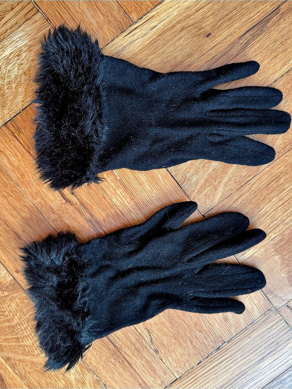 Women's Black Faux-Fur Cuff Gloves